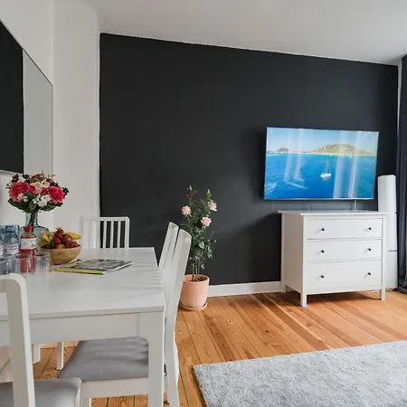 Top 2 Zimmer Altbauwohnung In Kiel Mitte 24-7 Check In Exterior foto
