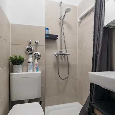 Top 2 Zimmer Altbauwohnung In Kiel Mitte 24-7 Check In Exterior foto