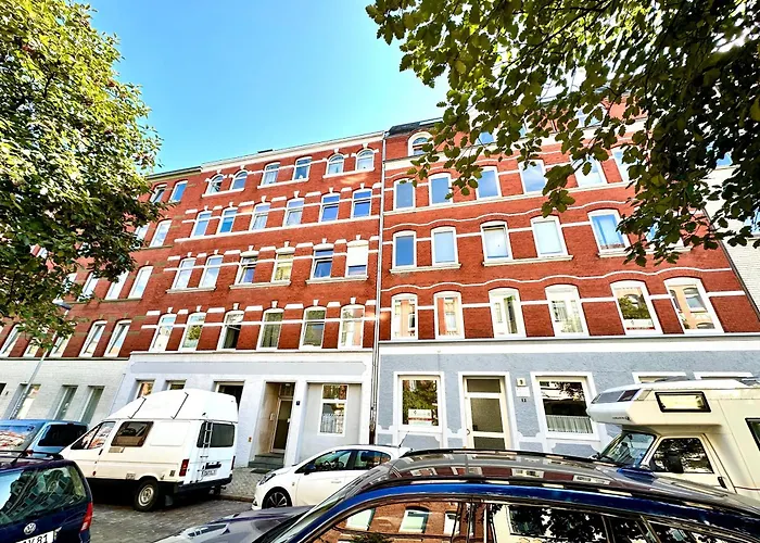 Top 2 Zimmer Altbauwohnung In Kiel Mitte 24-7 Check In
